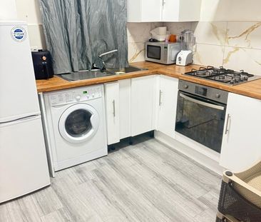 Room in a Shared House, York Avenue, M16 - Photo 2