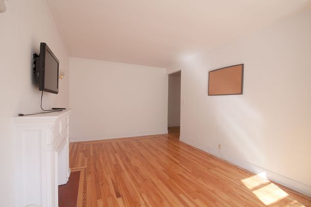 6211 Avenue Lennox - Photo 1