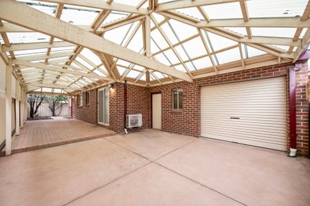 35 Lonsdale Circuit, Hoppers Crossing. - Photo 2