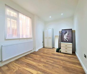 3 bedroom flat to rent - Photo 5