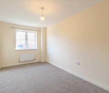 4 bedroom semi-detached house to rent - Photo 2