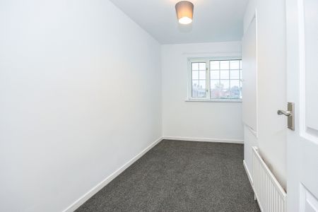 3 bedroom mid-terrace to rent Ashdown Drive, Tilgate - Photo 4