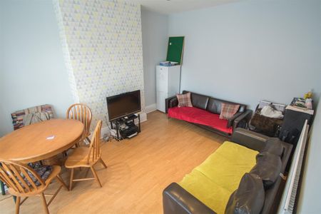 Trelawn Terrace, Headingley, LS6 3JQ, Leeds - Photo 3