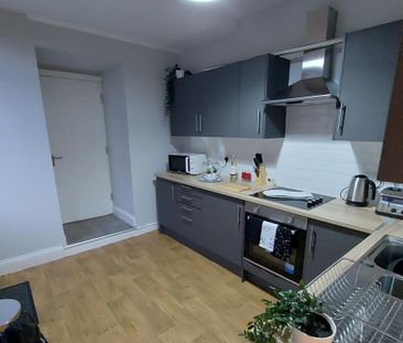 1 bedroom in a house share to rent - Photo 6