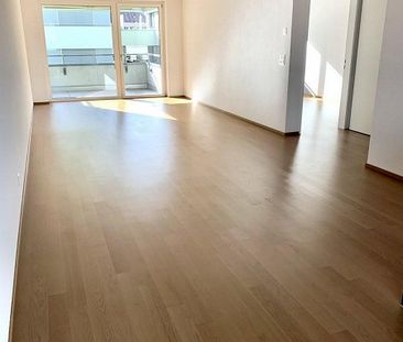 Moderne Wohnung mit Balkon und eigenem Waschturm - Foto 3