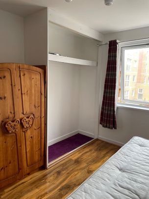 2 Bed Flat, Memorial Heights, IG2 - Photo 1