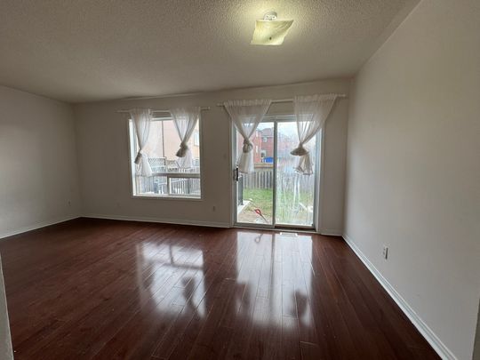 For Lease - 830 Avonshire Court Unit# Entire Property, Mississauga, Ontario - Photo 1