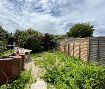 4 bedroom terraced house to rent - Photo 6