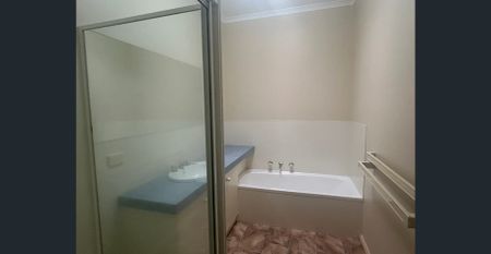 Four Bedroom House - Photo 4