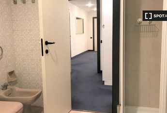 milan, Lombardy 20122