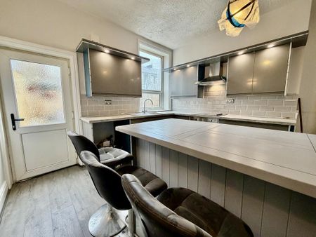 3 bedroom terraced house to rent - Photo 5