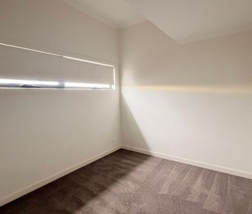 Modern & Convenient Home in Deer Park - Photo 3