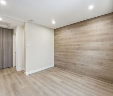 For Lease - 2291 Badger Crescent Unit# A, Parkway Park - Queensway ... - Photo 3