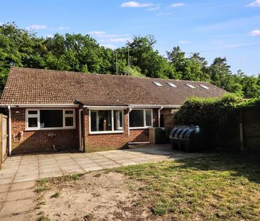 2 Bedroom Bungalow to let - Photo 1