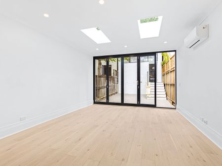 Architect-reinvented terrace with a studio retreat - Photo 5