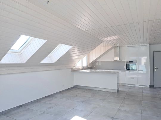 COLLÈGE 22, Appartement de 3.5 pièces aux combles - Photo 1