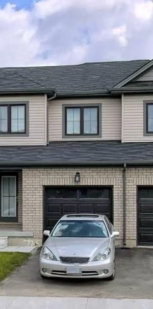 For Lease - 10 Bradshaw Drive, Hamilton, Ontario - Photo 2