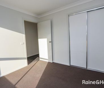 Brand New House In Kelso- Available 4.2.2026 - Photo 1