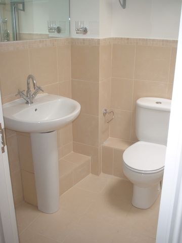 Cracking 2 bed flat with garden to Let in top location in Barnes - Photo 3