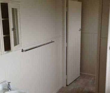One Bedroom Flat, Close to Town - Photo 3