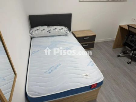 Piso en alquiler en Calle de Puentelarra, cerca de Avenida de Santa Eugenia - Photo 3