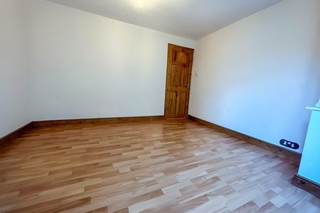 2 Bedroom Flat To Let - HP13 - Photo 5