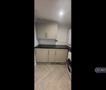 2 bedroom end of terrace house to rent - Photo 1