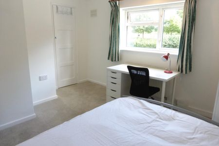 North Park Avenue, Norwich - Photo 2