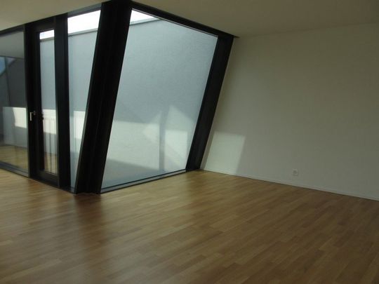 2.5 Zimmer, 98 m², 6. Stock - Photo 1