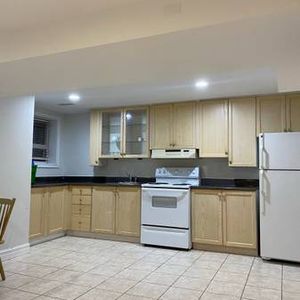 Basement apartmant for rent (est york) - Photo 2