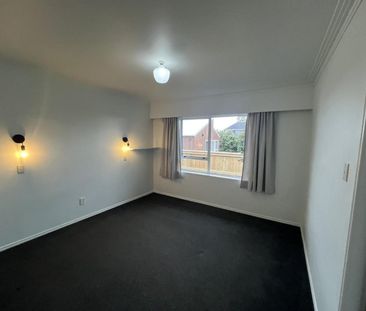 Three bedroom home in Oakura - Photo 6
