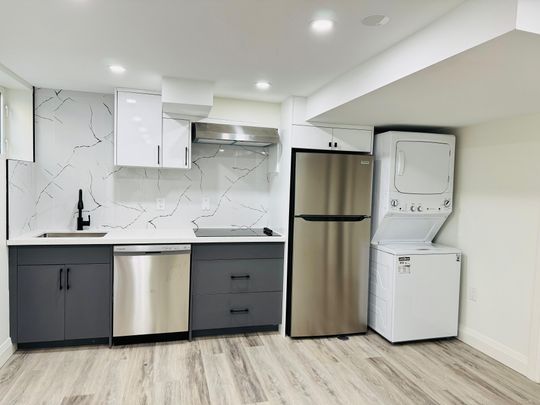 For Lease - 3- 6 CRAIG Drive, Kitchener, Ontario - Photo 1