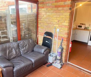 1 bedroom in a house share to rent - Photo 5