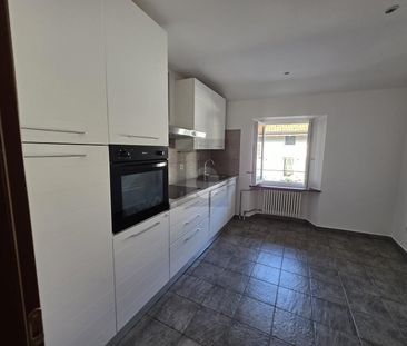 ACCOGLIENTE E SOLEGGIATO IN POSIZIONE CENTRALE - Foto 4