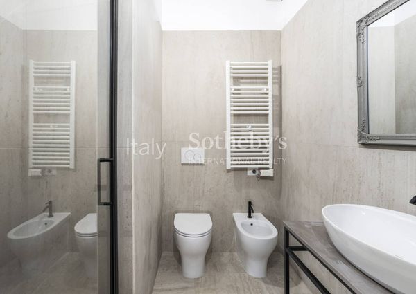 Charming Residence in a 17th-Century Palazzo