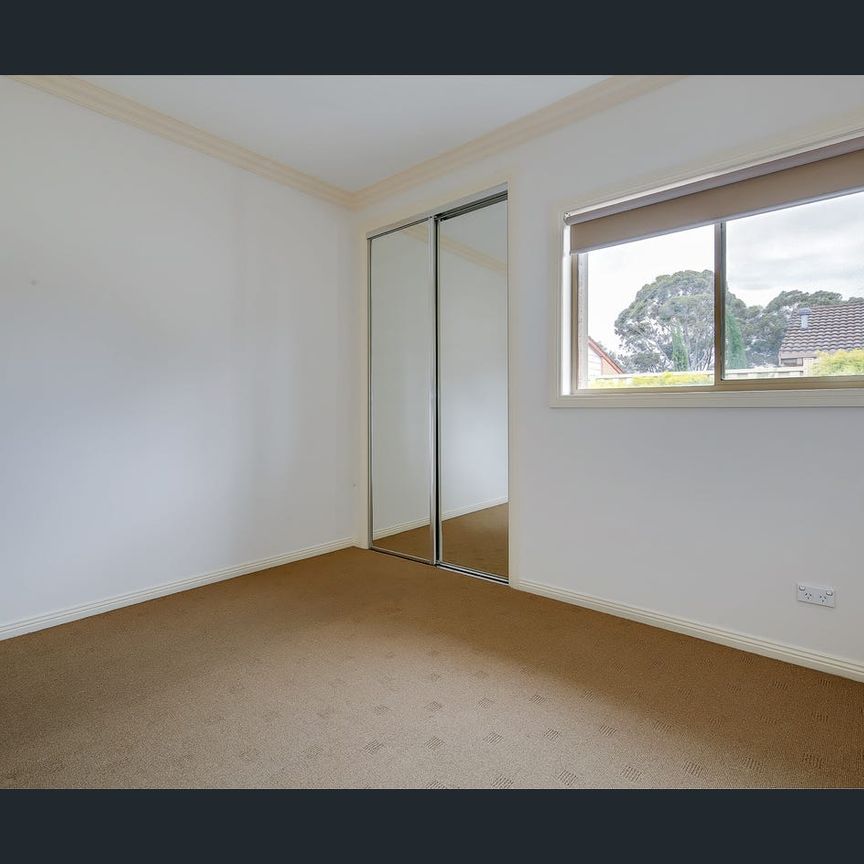 Stunning Single Story Villa - Photo 1