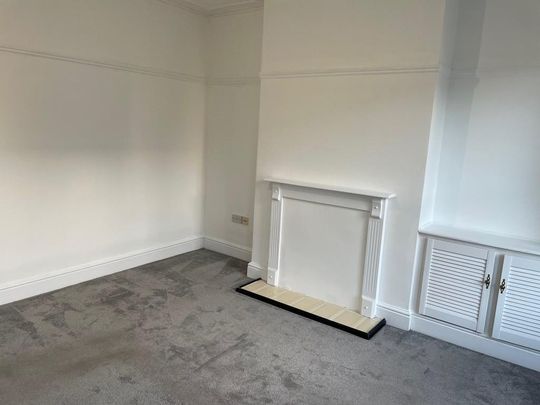 2 bedroom end of terrace house to rent - Photo 1