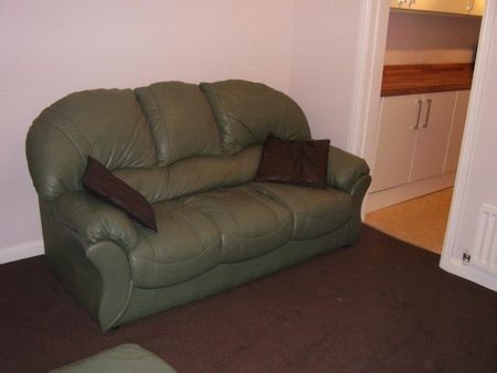 *** Fantastic Three bed student home 1 minute from uni !!! *** - Photo 5
