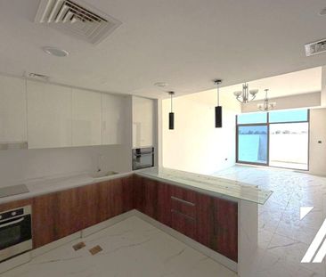 Spacious 4BHK + Maid |Modern Bright Layout |Vacant - Photo 1