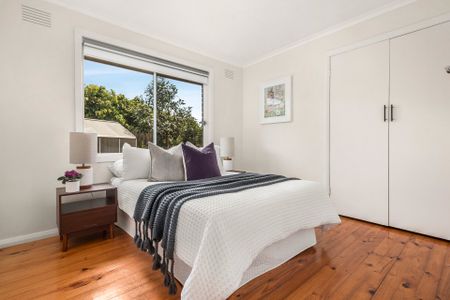 Spacious 4 Bedroom + Study Family Home in Prime Keysborough Location - Photo 5