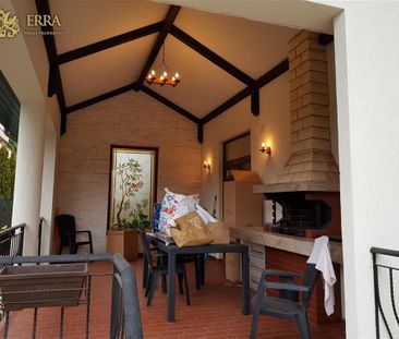 Vila cocheta, 6 camere, piscina. - Fotografie 4