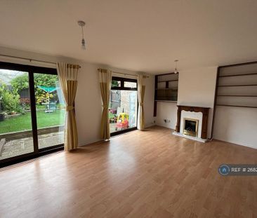 3 bedroom terraced house to rent - Photo 2