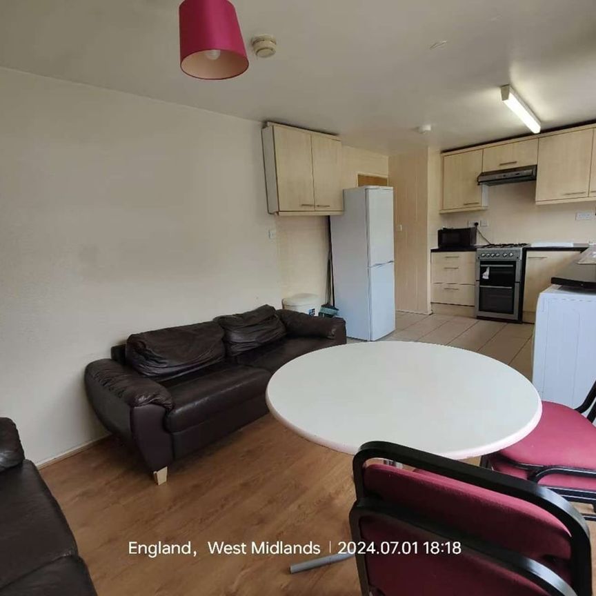 Room in a Shared Flat, Bullace Croft, B15 - Photo 1