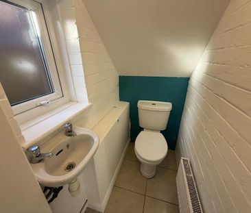 3 bedroom semi-detached house to rent - Photo 2