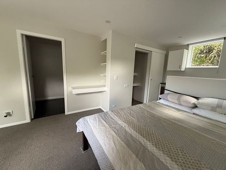 Sun drenched warm Karori home with green vistas - Photo 2