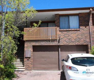 23 Rowe Place, Phillip ACT 2606 - Townhouse For Rent | Domain - Photo 6