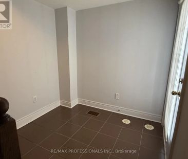 72 UPPER DUKE CRESCENT - Photo 3