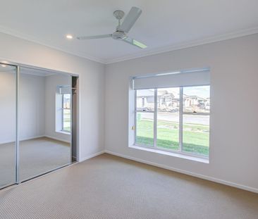 Brand New Luxury Family Home! - Photo 5