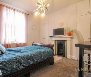 4 bedroom apartment to rent - Photo 1
