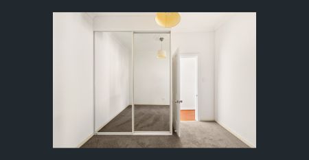 Unfurnished home, pets considered on application - Photo 4